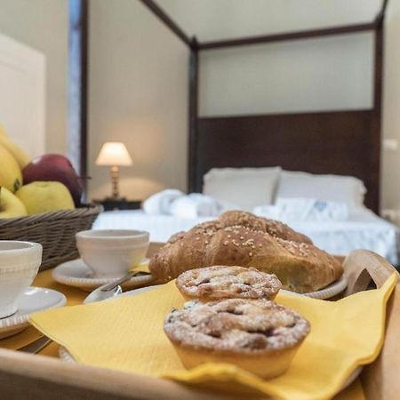 Vittorio'S Luxury Suites Бари Екстериор снимка