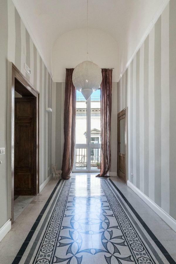 Vittorio'S Luxury Suites Бари Екстериор снимка