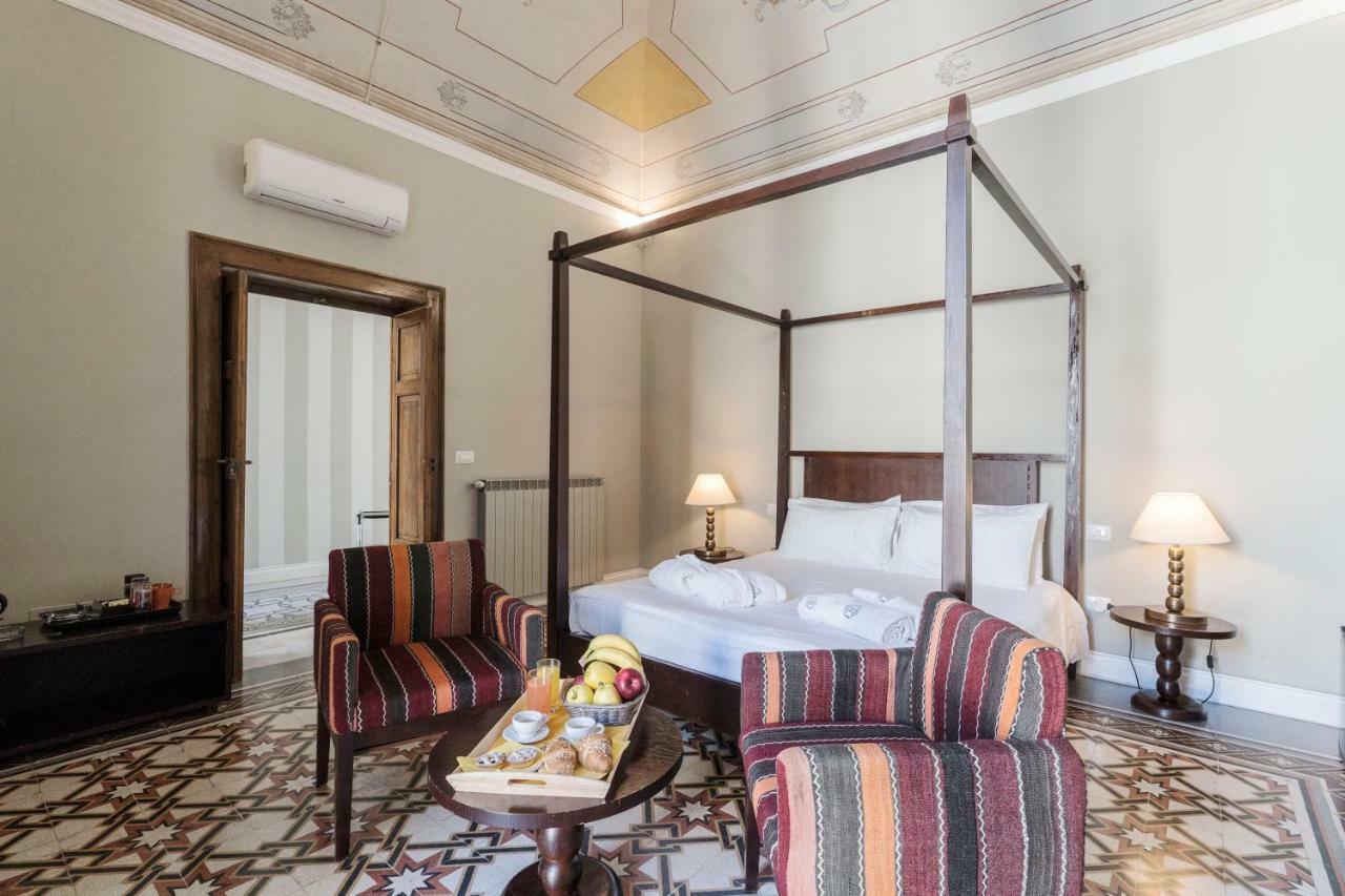 Vittorio'S Luxury Suites Бари Екстериор снимка