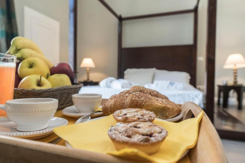 Vittorio'S Luxury Suites Бари Екстериор снимка