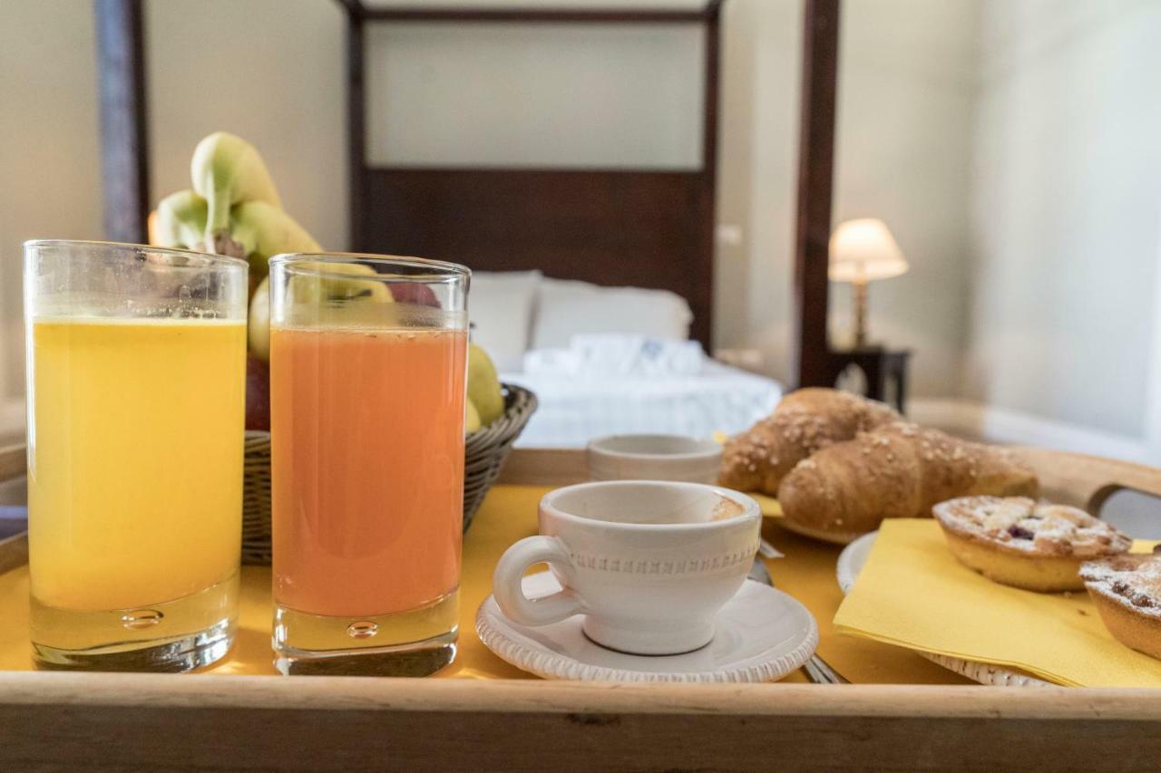 Vittorio'S Luxury Suites Бари Екстериор снимка